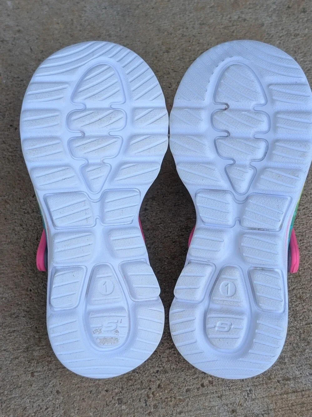 Skechers Girl's Foamies Go Walk 5 Play Clog Size 1
